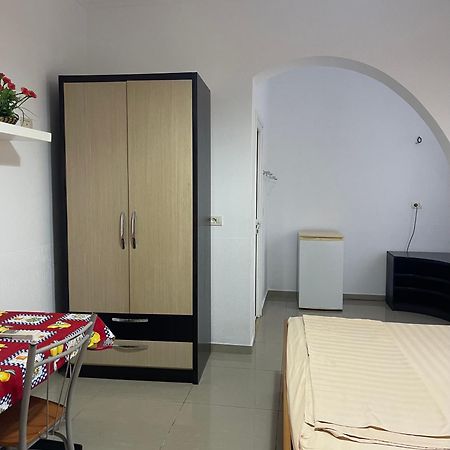 Guest House Lionel Durrës 外观 照片