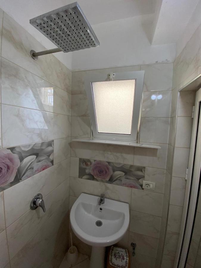 Guest House Lionel Durrës 外观 照片
