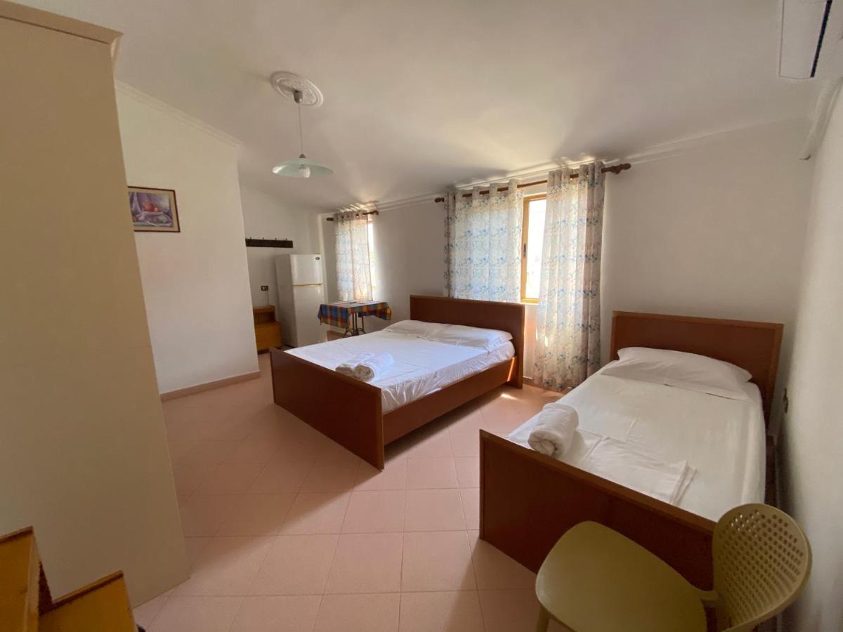Guest House Lionel Durrës 外观 照片
