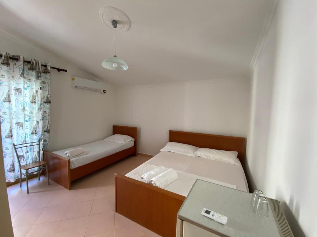 Guest House Lionel Durrës 外观 照片