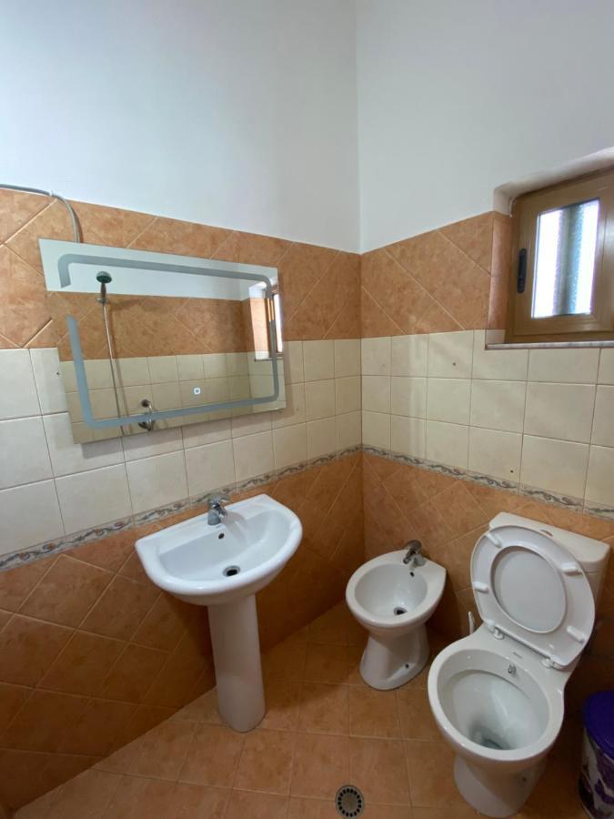 Guest House Lionel Durrës 外观 照片