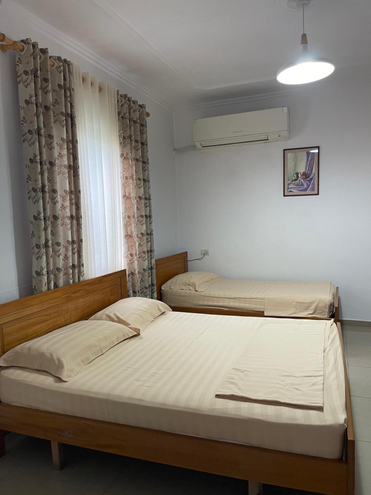 Guest House Lionel Durrës 外观 照片