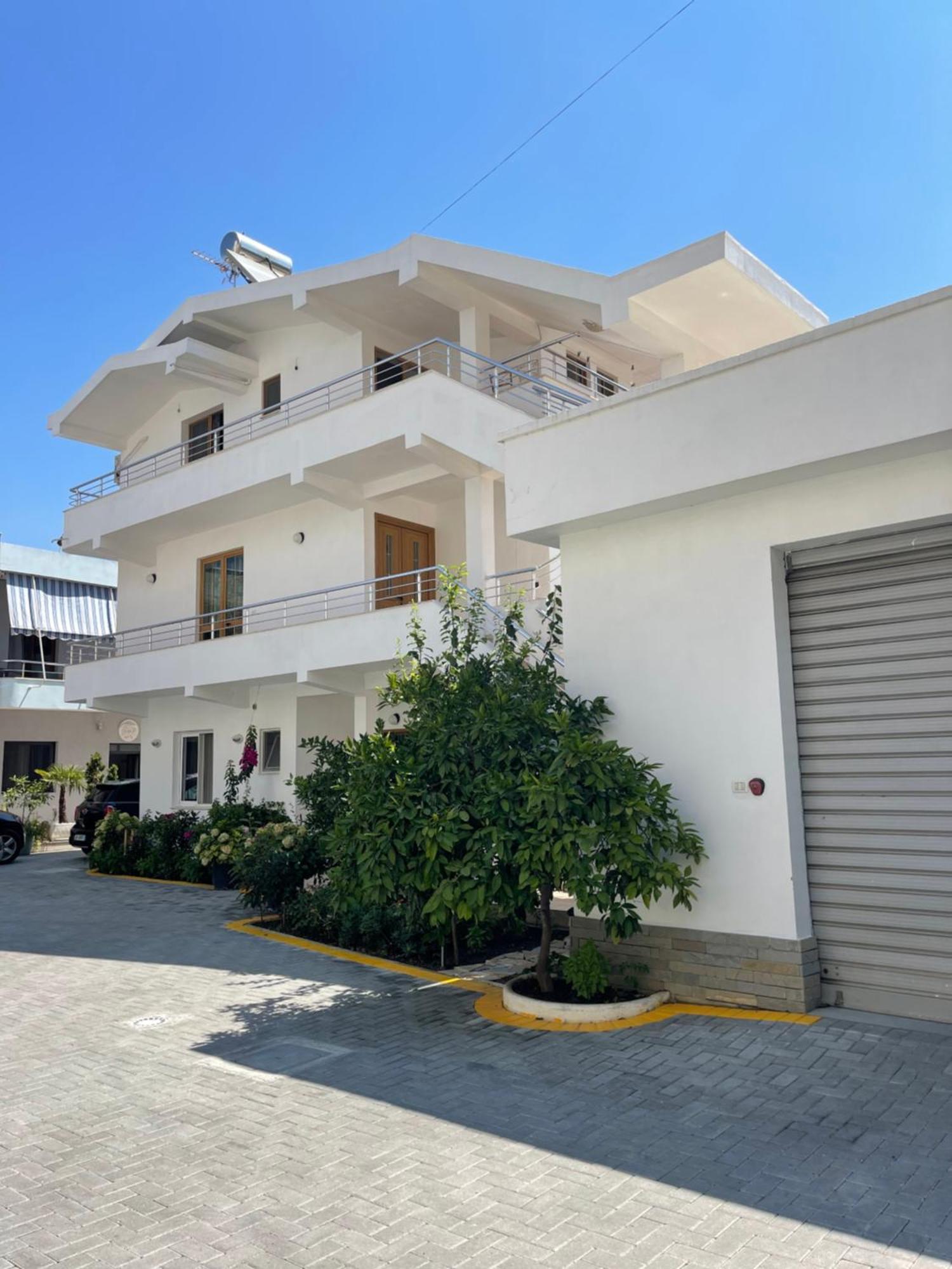 Guest House Lionel Durrës 外观 照片