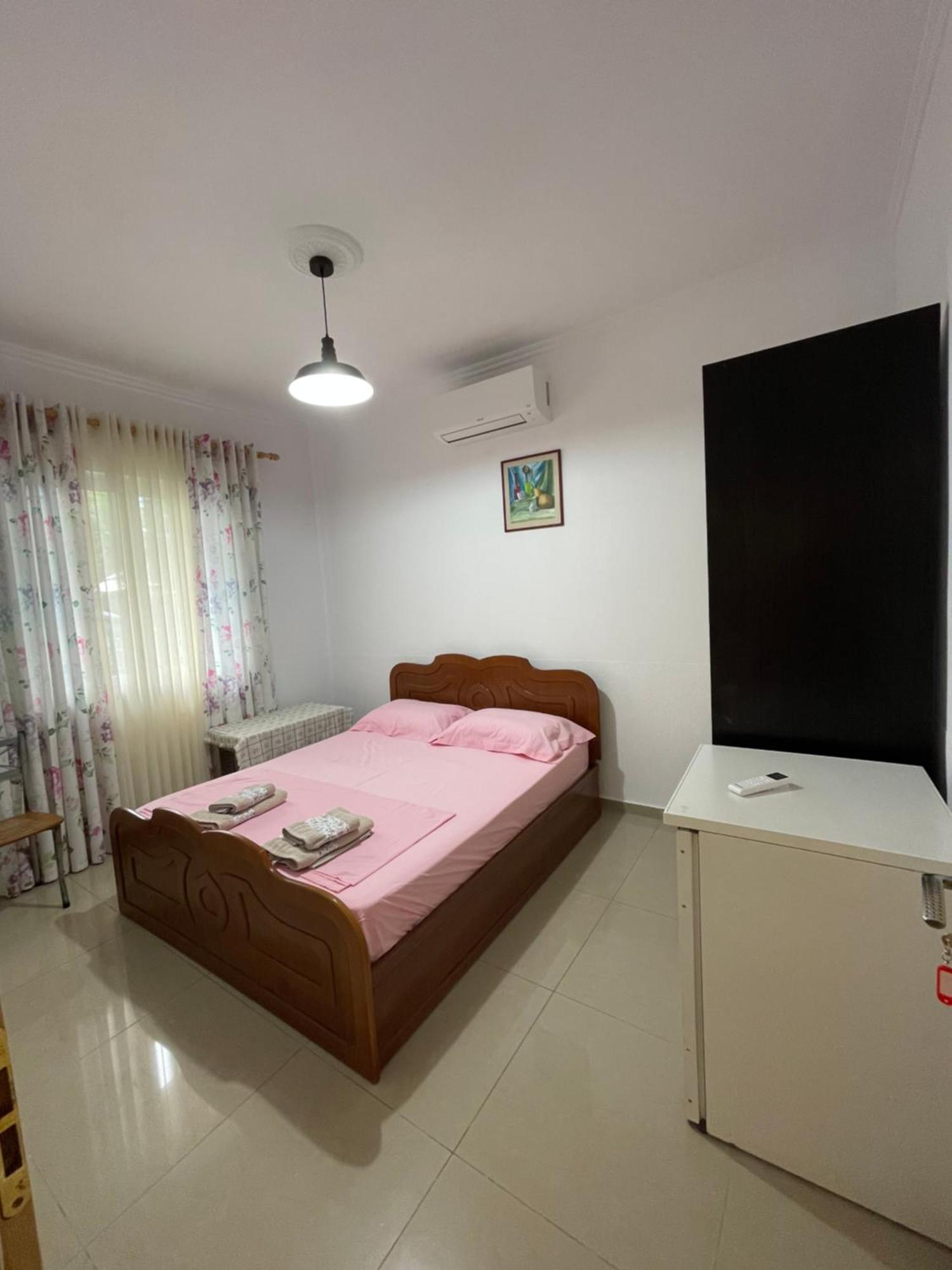 Guest House Lionel Durrës 外观 照片