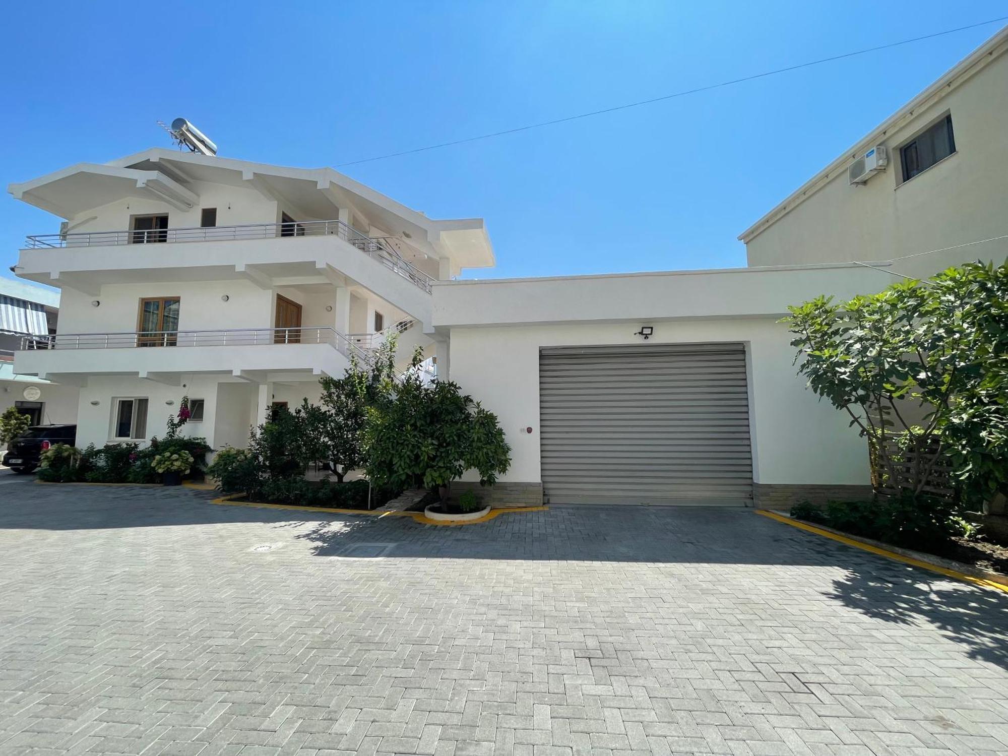 Guest House Lionel Durrës 外观 照片
