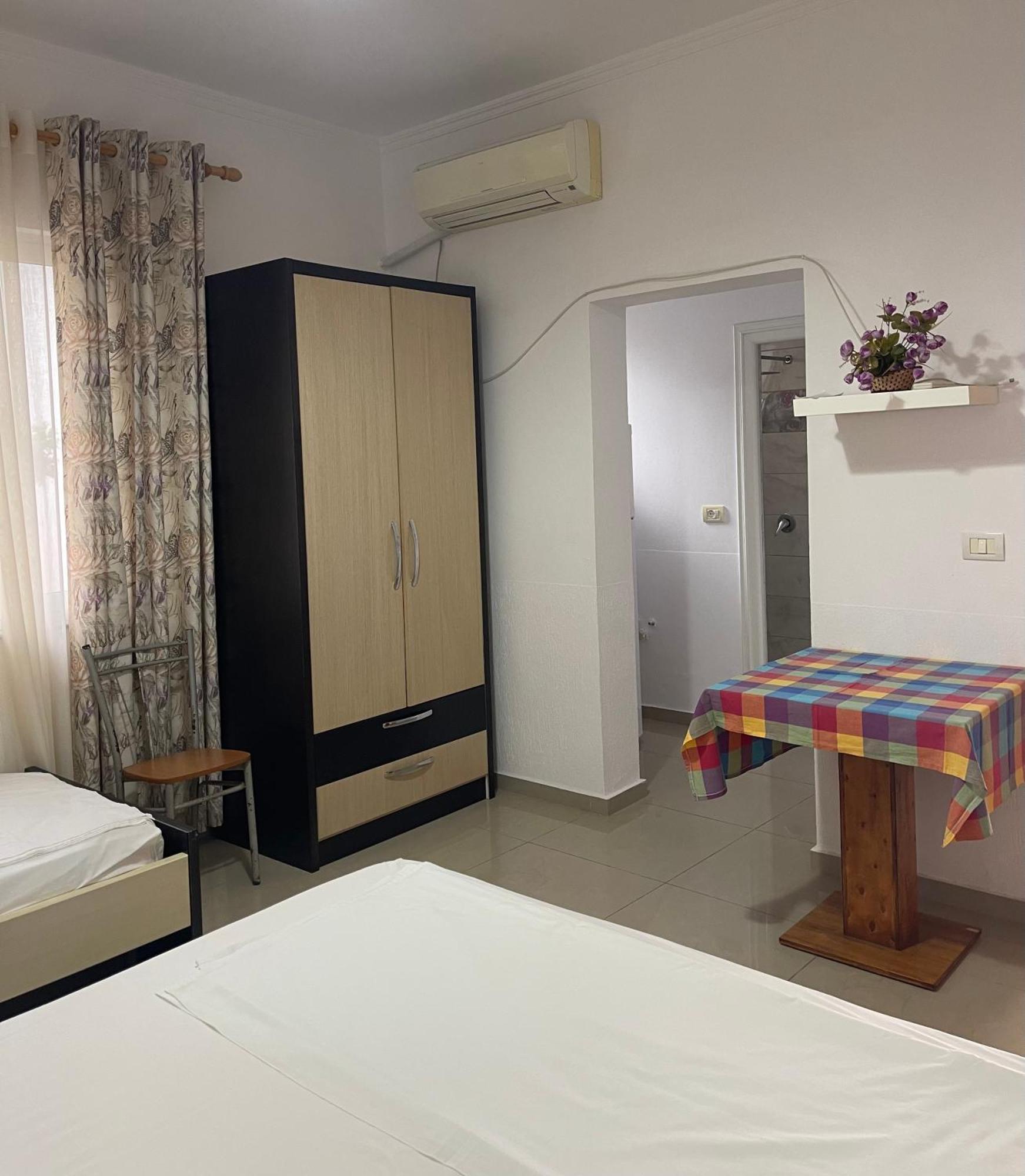 Guest House Lionel Durrës 外观 照片